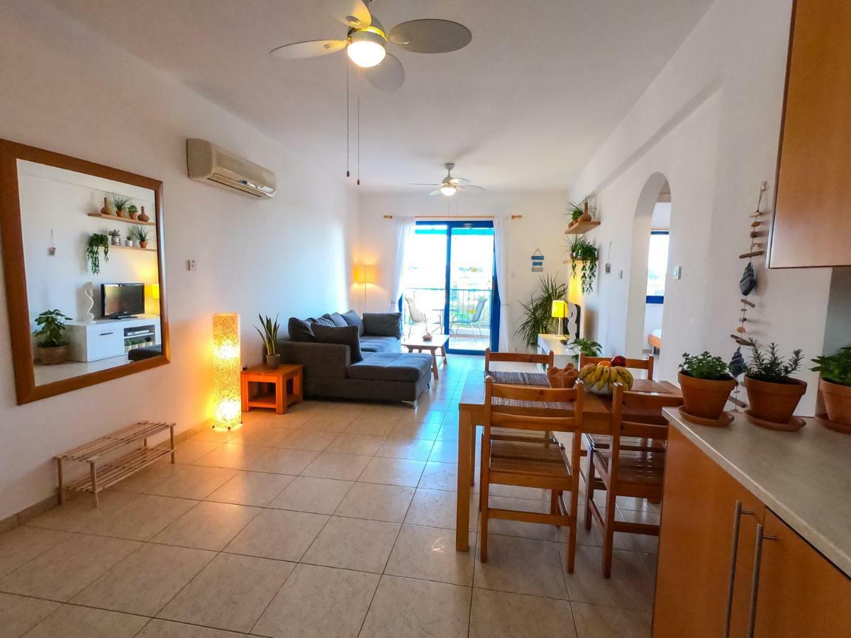 Ron'S Pergola Apartment Paphos Exterior photo