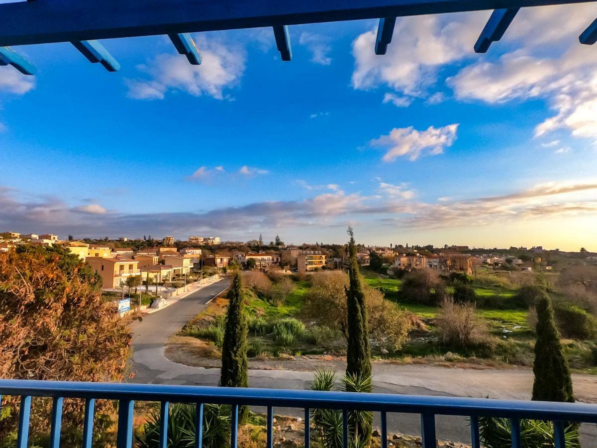 Ron'S Pergola Apartment Paphos Exterior photo