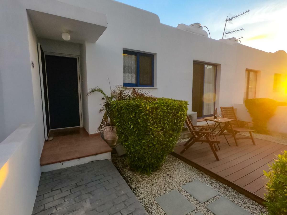 Ron'S Pergola Apartment Paphos Exterior photo
